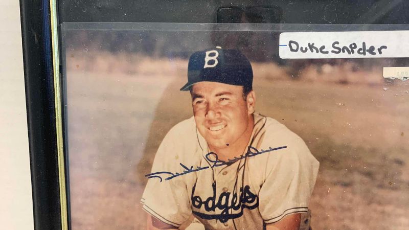 Photo 1 of VINTAGE DUKE SNYDER AUTOGRAPHED 8 X 10