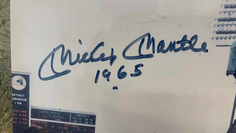 Photo 1 of VINTAGE MICKEY MANTLE AUTOGRAPHED 8 X 10”