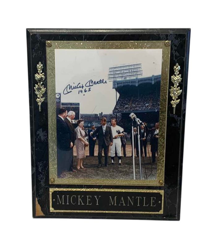 Photo 1 of VINTAGE MICKEY MANTLE AUTOGRAPHED 8 X 10”