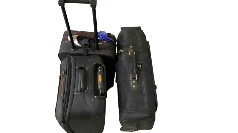 Photo 1 of 3 PIECES OF LUGGAGE