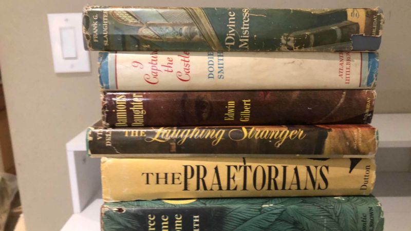 View 2 of VINTAGE BOOKS