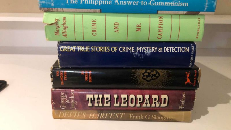 View 3 of VINTAGE BOOKS