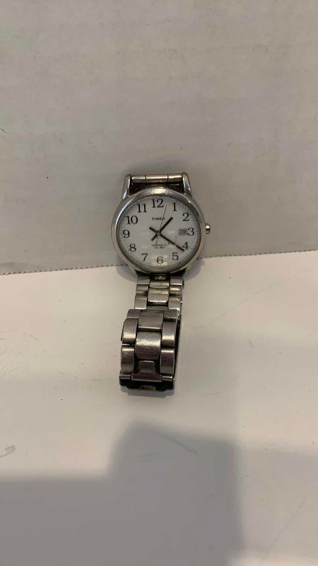 View 3 of MEN’S VINTAGE TIMEX WATCH