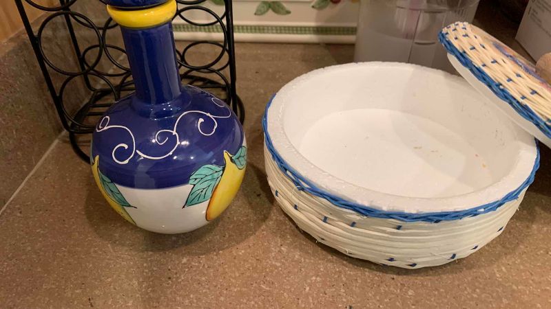 View 2 of ASSORTED KITCHEN ITEMS