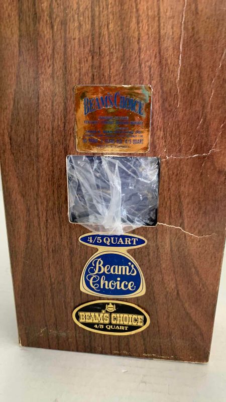 View 3 of BEAMS CHOICE COLLECTORS EDITION VOL. 3 “ON THE TRAIL” FREDRICK REMINGTON DECANTER