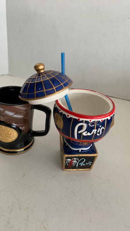 Photo 1 of LAS VEGAS PARIS AND GOLDEN NUGGET DRINK WARE