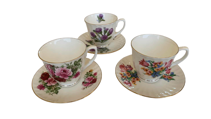 Photo 1 of 3 MAYFAIR FINE BONE CHINA TEA CUPS AND SAUCERS FROM ENGLAND