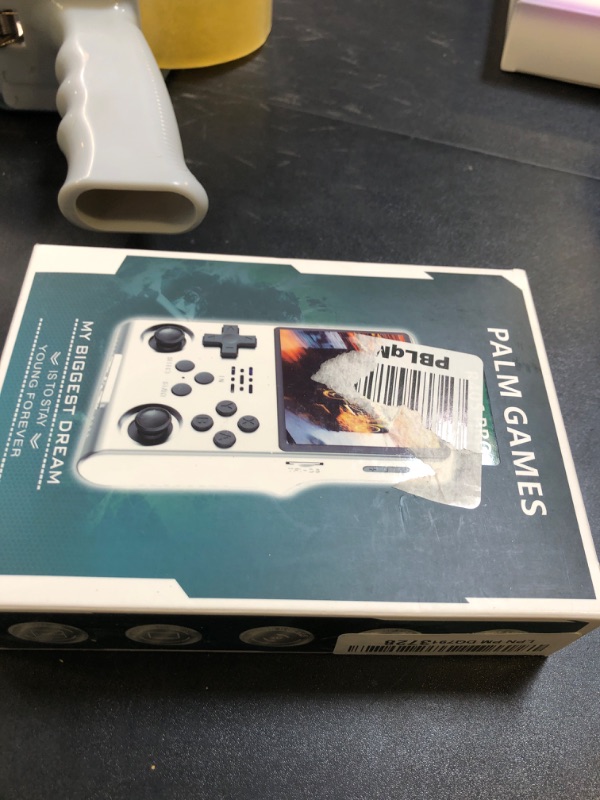 Photo 1 of 30000 Games in 1Handheld Game Console,3.5-Inch IPS Screen Retro Gaming Console,30000 Classic Games, 3800mAh,20?Mainstream Emulator,Built-in 256G TF Card