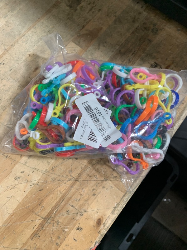 Photo 1 of 200 Pcs Plastic Keychain Clip Plastic Lobster Claw Clasps - Key Chain Hooks for Crafts Backpack Keychain Rings Plastic Keychain Clips for Crafts - Plastic Keychains for Crafts Lanyard Clips And Hooks