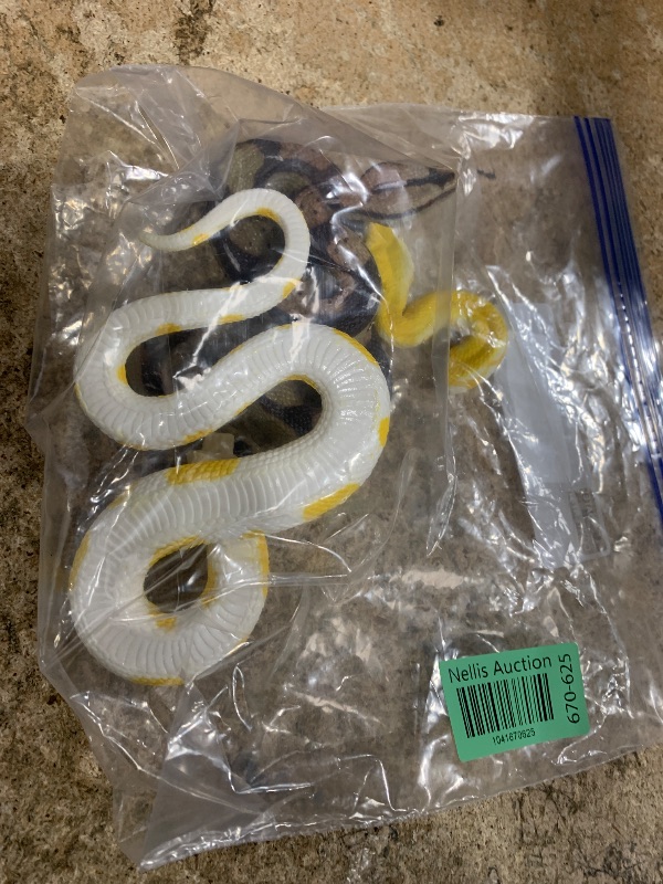 Photo 1 of 2pcs Realistic Fake Snakes Toy Rubber Snake Figure for Halloween Prank Props Fake Snake Scare Birds and Squirrels, Boa Constrictor Figurines (Pack of 2)