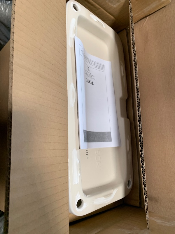 Photo 1 of ***********THIS IS ONLY THE TOILET TANK*****************

Drake Modern 2-Piece 1.28 GPF Single Flush Elongated ADA Comfort Height Toilet 10in Rough-In Cotton White, Seat Included