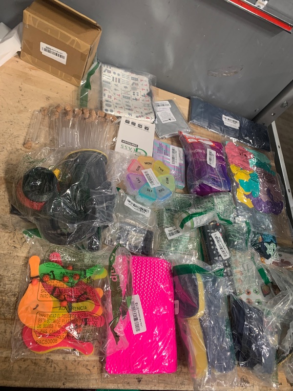 Photo 1 of ** SOLD AS IS BUNDLE OF HOME GOODS AND MISCELLANEOUS ITEMS FINAL SALE** 