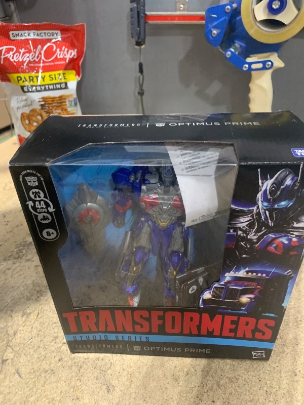 Photo 1 of Transformers Toys Studio Series Leader Class Age of Extinction Optimus Prime, 8.5-inch Converting Action Figure, Ages 8+