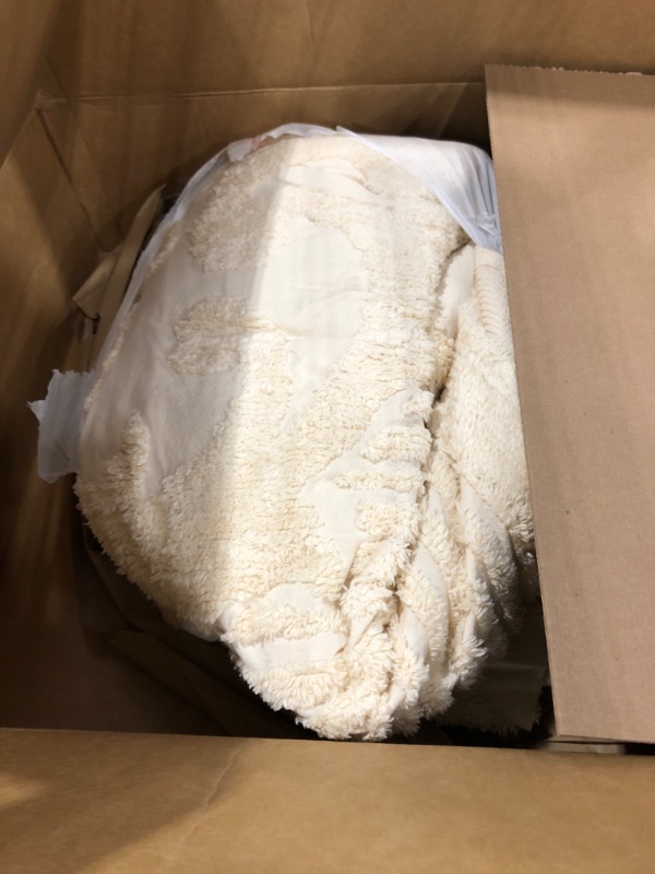 Photo 1 of Better Trends All Season Bedspread 100% Cotton Chenille Bedspreads Coverlet Luxurious Medallion Pattern Tufted 1 Piece Full/Double Size 96" X 110" Soft Lightweight Ivory Bedding Ashton Collection