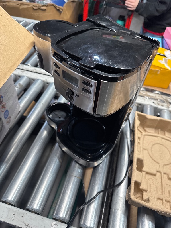Photo 1 of ***NONREFUNDABLE**FOR PARTS ONLY****Missing parts **
Hamilton Beach 2-Way 12 Cup Programmable Drip Coffee Maker & Single Serve Machine, Glass Carafe, Auto Pause and Pour, Black (49980R)