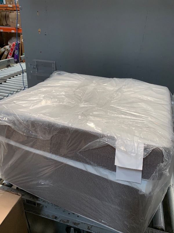 Photo 1 of *UNKNOWN MODEL/SIZE* FOLD PACK MATTRESS 
