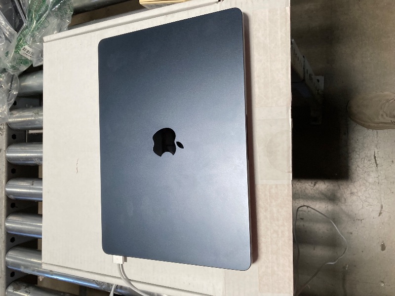 Photo 1 of ***PARTS ONLY **** LOCKED TO PREVIOUS OWNER **APPLE 2022 MACBOOK AIR M2 CHIP  13 INCH 8GB RAM  256GB SSD  MIDNIGHT RENEWED 