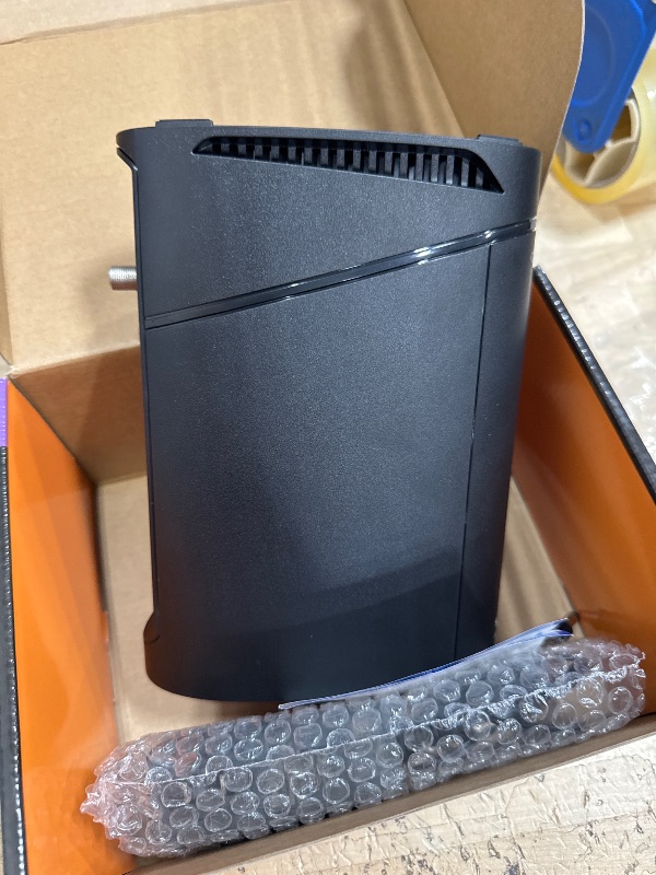 Photo 1 of *POWERS ON* ARRIS (G18) - Cable Modem Router Combo - Fast DOCSIS 3.1 Multi-Gigabit WiFi 6 (AX1800), Approved for Comcast Xfinity, Cox, Spectrum & More
