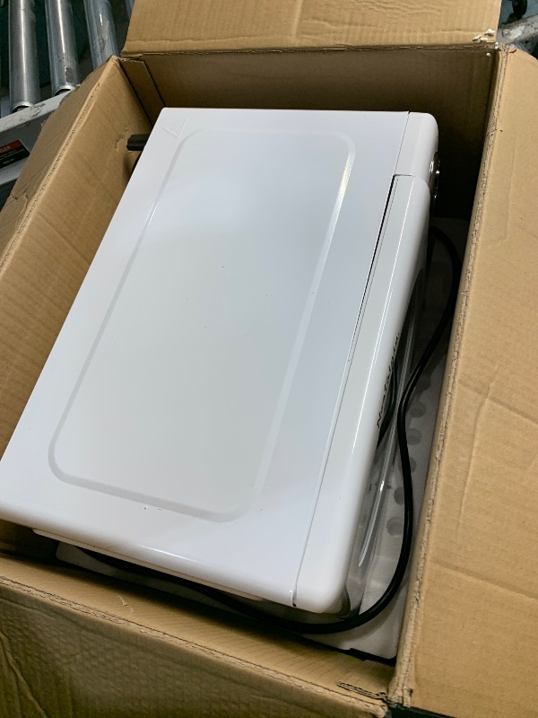 Photo 1 of (Broken door)(sold for parts) Nostalgia Modern Retro Countertop Microwave Oven - 700-Watt - 0.7 cu ft - Retro Microwave 