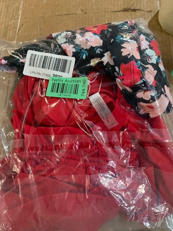 Photo 1 of (LARGE) (USED/FAIR) (BAGGED) Women's Plus Size Tankini Swimsuit - Two Piece Bathing Suit with Shorts 2025 V-Wired Tummy Control Swimwear Red Flowers 22W