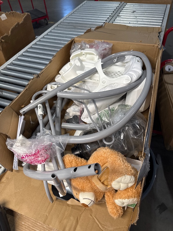 Photo 1 of (PARTIAL SET) Graco DuetConnect LX Seat & Bouncer, Redmond