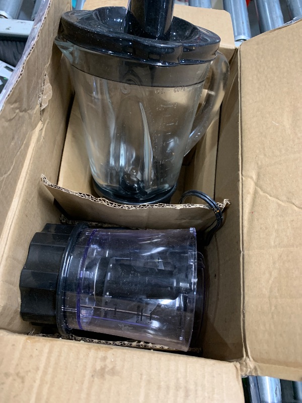 Photo 1 of ***PARTS ONLY*** ***NON REFUNDABLE*** Hamilton Beach Power Elite Blender for Smoothies with 3-Cup Vegetable Chopper, Mini Food Processor, 40oz Glass Jar, 12 Functions for Puree, Ice Crush, Black and Stainless Steel (58149)