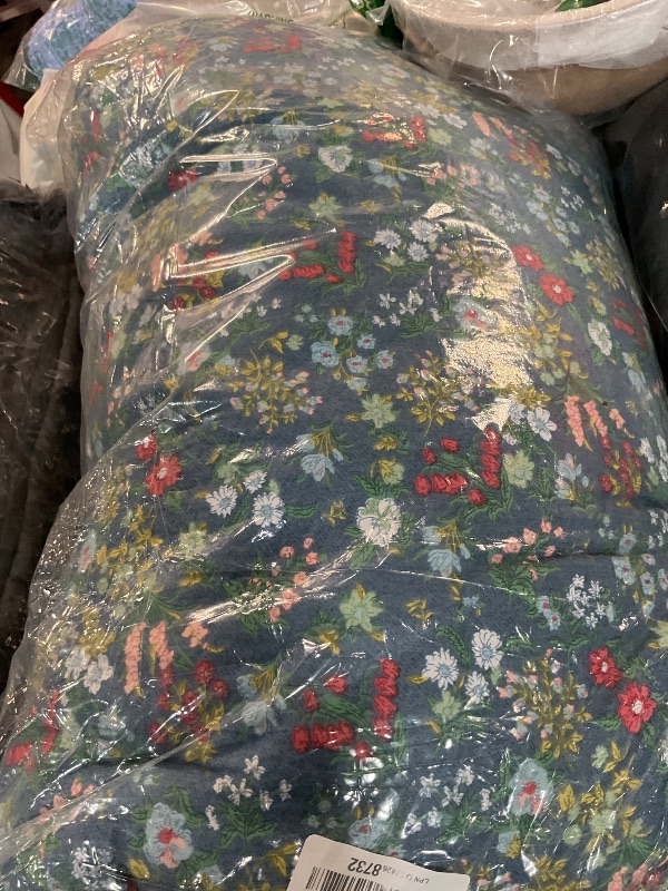 Photo 1 of ALEISSEL Cotton Floral Comforter Queen Size - 3PC Lightweight Bedding Sets with Ultra-Soft Alternative Fill, Luxurious Reversible Design with Vibrant Floral Pattern, Deep Slate Blue & White Options