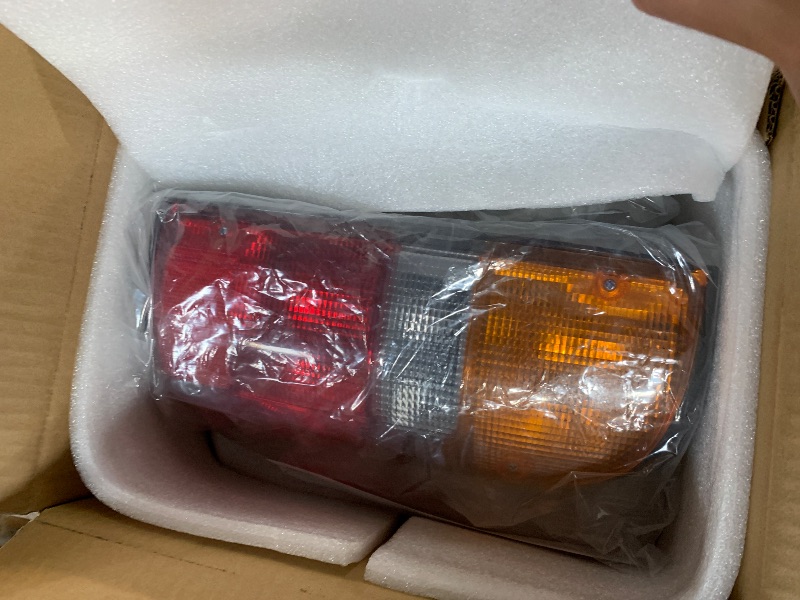 Photo 1 of ***(PARTIAL SET/ ONLY 1 LIGHT)***HECASA Tail Light Compatible with 1995-2000 Toyota Tacoma Pair Signal Brake Lamp Taillight Assembly W/Bulb Replacement for TO2800116 TO2801116 8156004030 8155004030
