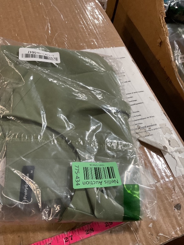 Photo 1 of ***SEE NOTES*** 
PRETTYGARDEN Women's Summer Suit Vest Tops 2025 Dressy Business Casual Sleeveless Button Down Trendy Fashion Blazer Waistcoat (Light Green,Medium)