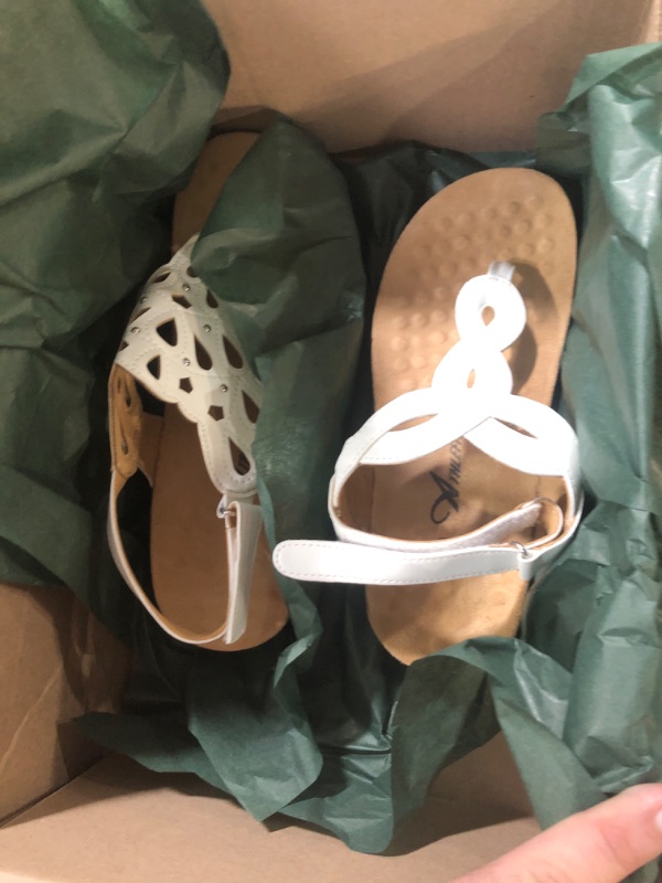 Photo 1 of (5.5) (BAGGED) Athlefit White Sandals Women Comfortable Orthopedic Arch Support Sandals Wide Width Beach Casual Orthotic Flat Sandals Size 5.5