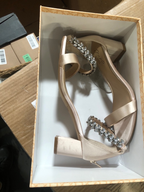 Photo 1 of ***(MINOR DAMAGE/ SEE NOTES)***Jewel Badgley Mischka Bradley Embellished Evening Shoe SIZE 8