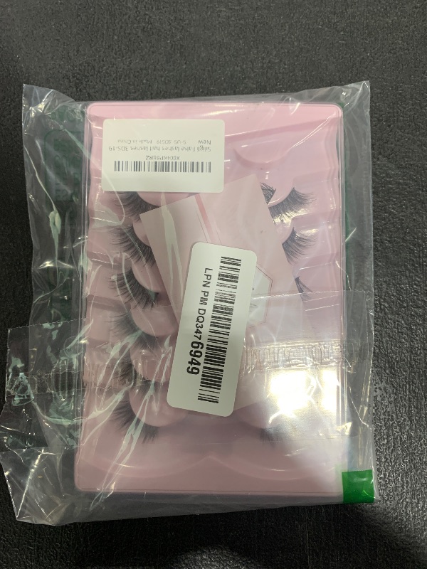 Photo 1 of Half Lashes Cat Eye 14MM Corner Lashes False Eyelashes Natural Look C Curl Wispy Half Eyelashes 3/4 Lashes with Thin Cotton Band Soft Eyelash Pack Siligli 7 Pair