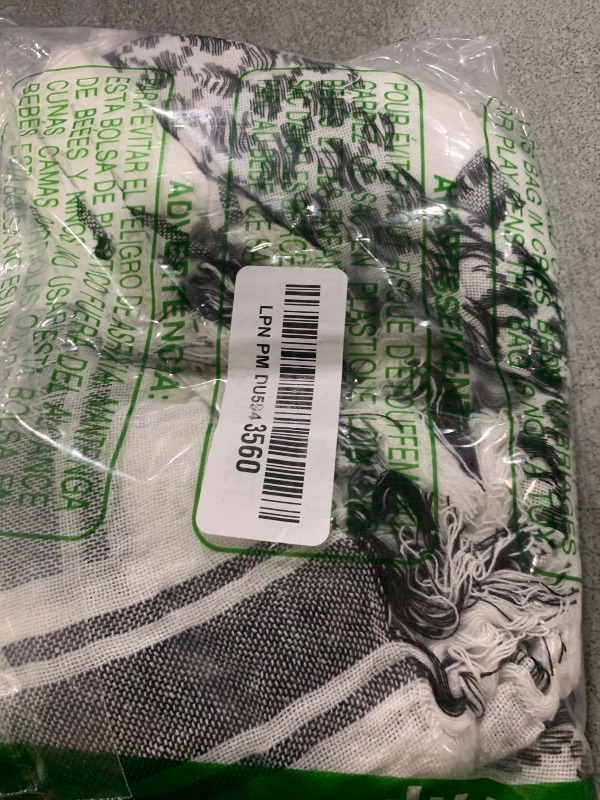 Photo 1 of FREE SOLDIER Scarf Military Shemagh Tactical Desert Keffiyeh Head Neck Scarf Arab Wrap with Tassel for Men Women (White)