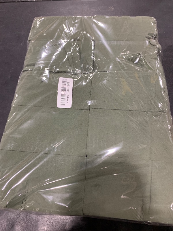 Photo 1 of CANIPHA 30Pieces Floral Foam Blocks, Green Floral Foam for Flower Arrangements, Flower Foam Blocks Florist Foam Dry Foam Plant Foam Wet Foam for Artificial Flowers, (5.5 X 3.2 X 1.8 Inches)