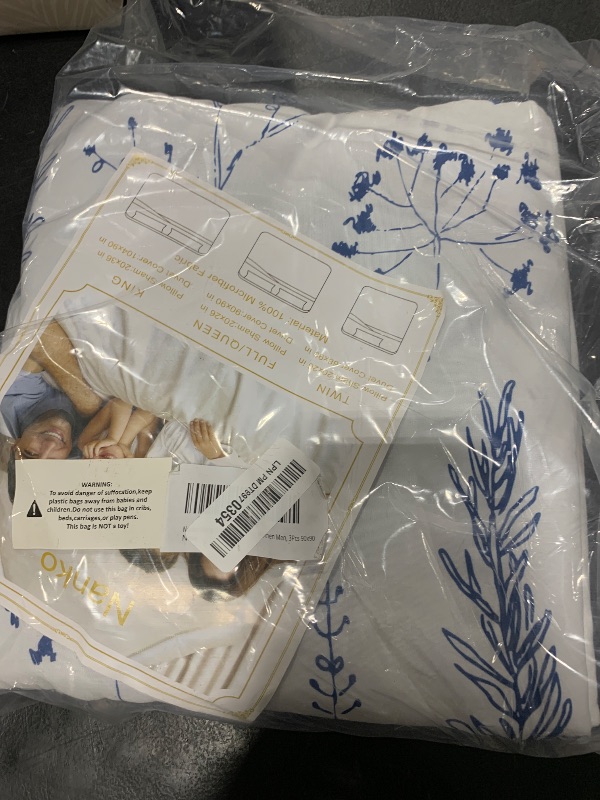 Photo 1 of Nanko Floral Duvet Cover Set Queen Size, Blue and White Flower Leaf Print Pattern Bed Set, Soft Microfiber Reversible Comforter Bedding Cover with Zip Tie - Vintage Farmhouse for Women Men, 3Pcs 90x90