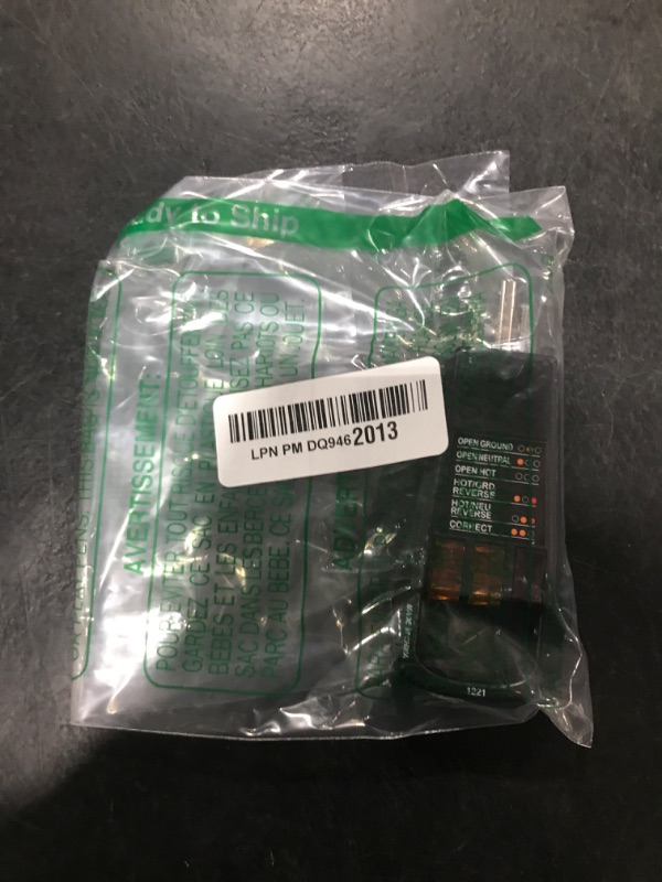 Photo 1 of Triplett ET102 Standard Outlet/Receptacle Tester with 5 Visual Indicators