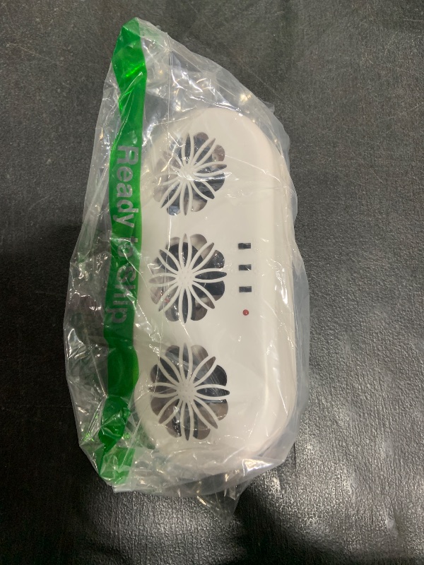 Photo 1 of 
Car Solar Air Circulator Exhaust Fan, Solar Powered Car Ventilator, Car Radiator,Eliminate The Peculiar Smell Inside The Car and Can Be Used for General Types of Cars(White)
