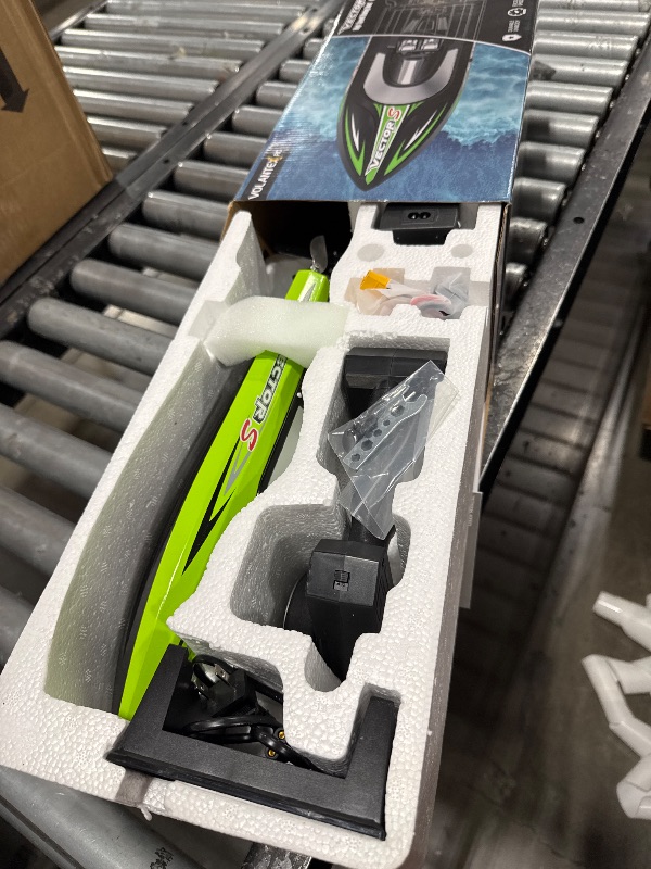 Photo 1 of VOLANTEXRC Brushless RC Boats for Adults, 30+MPH 17.7" High Speed Remote Control Boat with Rechargeable Battery for Lakes, 2.4 GHz Fast RC Boat for Adults (Green)