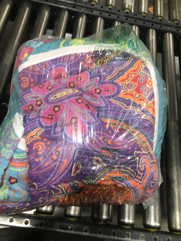Photo 1 of MULTI COLORED COMFORTER
3PC
KING SIZE