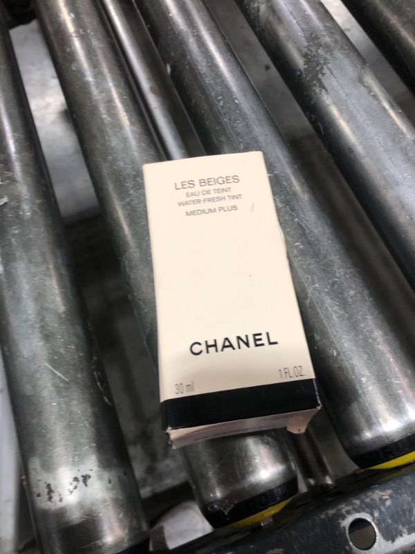 Photo 1 of Chanel Les Beiges Eau de Teint #Medium Plus 30 ml – 30 ml