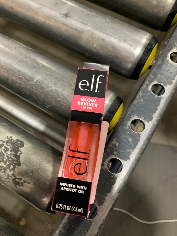 Photo 1 of e.l.f. Glow Reviver Lip Oil, Nourishing Tinted Lip Oil For A High-shine Finish, Infused With Jojoba Oil, Vegan & Cruelty-free, Pink Quartz