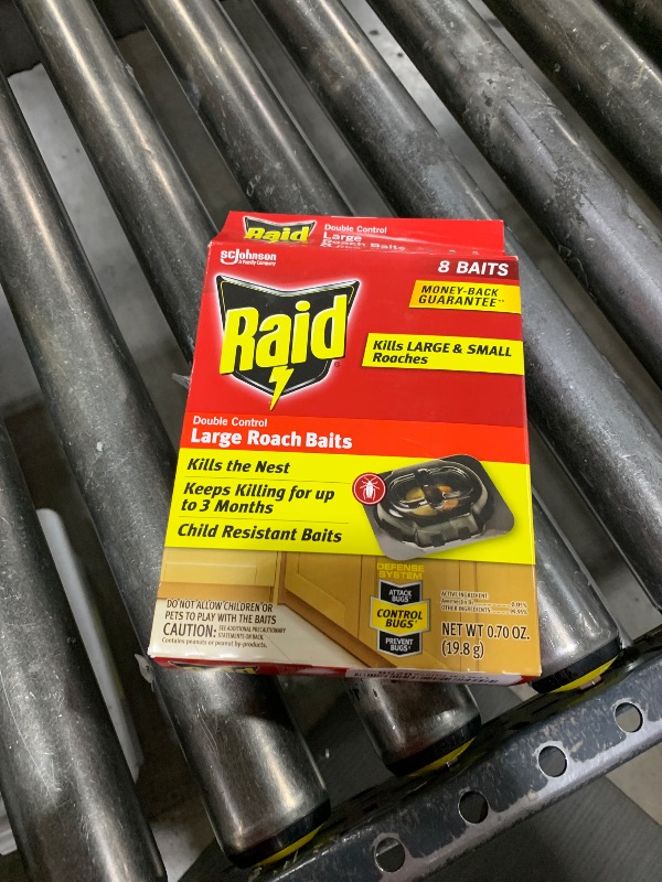 Photo 1 of Raid Double Control Large Roach Baits (8 Count (Pack of 1))