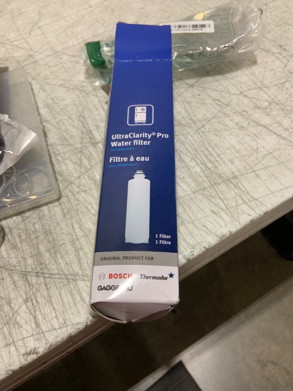 Photo 1 of Bosch 11032531 Genuine OEM UltraClarity® Pro Water Filter Cartridge (White) for Bosch Refrigerators