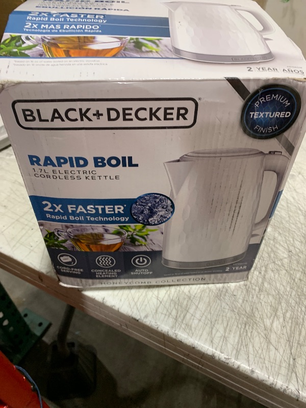 Photo 1 of BLACK+DECKER 1.7L Cordless Electric Kettle, KE1560W, Premium Texture, Water Window, Rapid Boil, Auto Shutoff, White