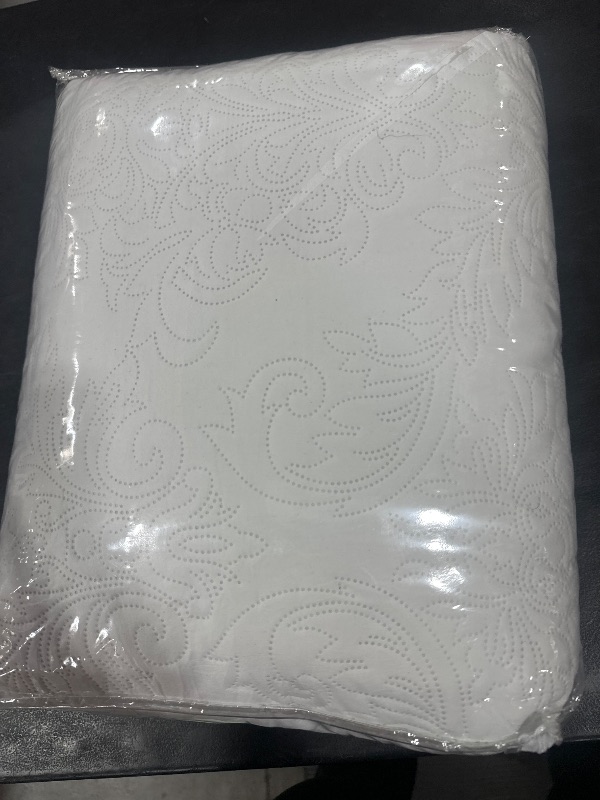Photo 1 of ENJOHOS California King White Quilt Set, Oversized King Bedspread 120x120, Extra Wide Large King Size Quilts for Bed, Lightweight Reversible Microfiber 3Pieces Cal King White Coverlet