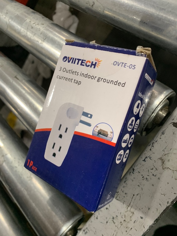 Photo 1 of 3 Way Outlet Vertical Wall Tap Splitter Adapter with 3 Prong Plug for Behind Furniture, Hard Plastic,UL Listed,1PK.