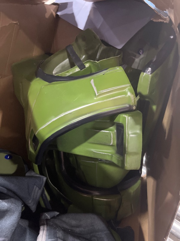 Photo 1 of Disguise Master Chief Infinite Ultra Prestige Adult Costume, Official Multi Piece Halo Master Chief Costume for Adults, Size Large/XL (42-46)