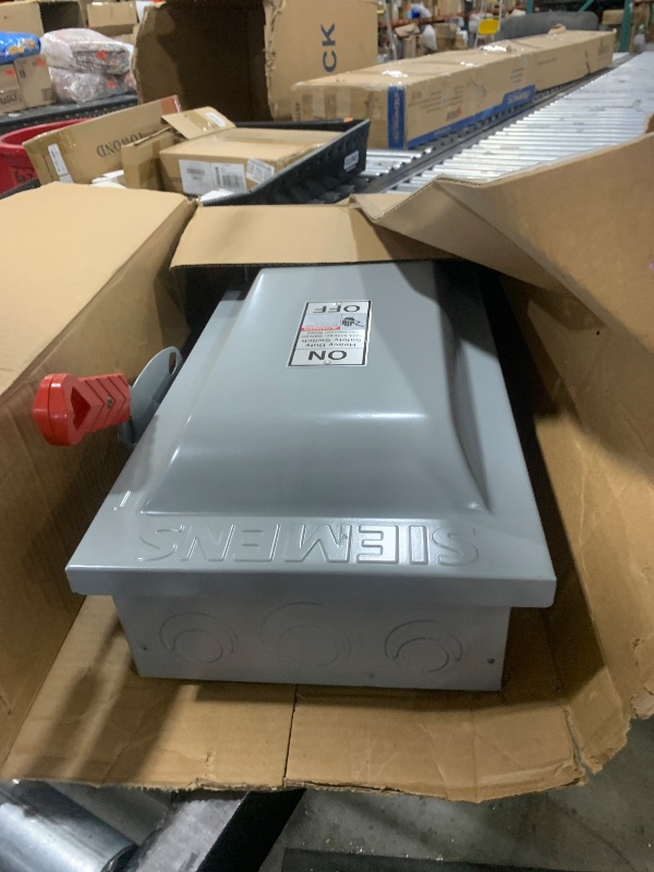 Photo 1 of Siemens HF363 100-Amp 3 Pole 600-volt 3 Wire Fused Heavy Duty Safety Switches