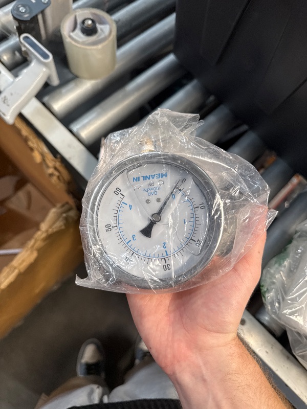 Photo 1 of (MISSING ACEESSSORIES/HARDWARE) (MAIN UNIT ONLY) MEANLIN MEASURE 060Psi Stainless Steel 4" Face Dial Liquid Filled Pressure Gauge, Pool Sand Filter Water Pump Pressure Test, Lower Mount with 1/4" x 1/2" NPT and 1/4" x 3/8" NPT Hex Bushing