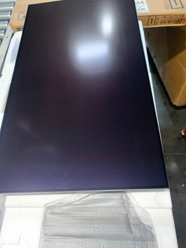 Photo 1 of **** parts only *** LG 32GX870A-B 32-inch Ultragear 4K UHD (3840 x 2160) OLED Gaming Monitor, Dual-Mode, 240Hz, 0.03ms, NVIDIA, AMD FreeSync Premium Pro, VESA DisplayHDR True Black 400, USB Type-C, DP2.1, Black